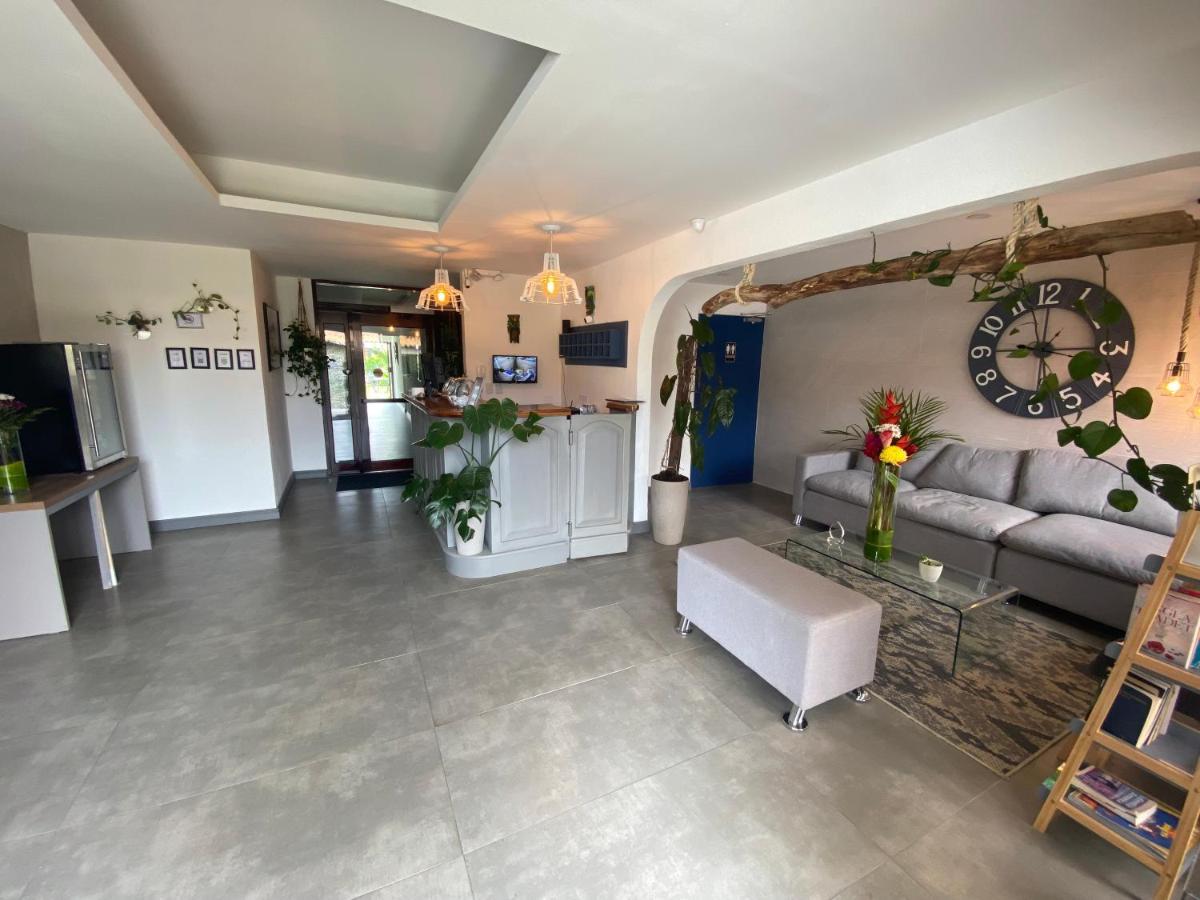 Berlor Airport Inn Rio Segundo Exterior photo